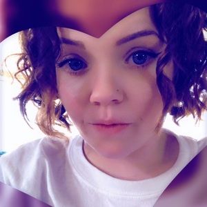 Meet your Posher, Caitlin